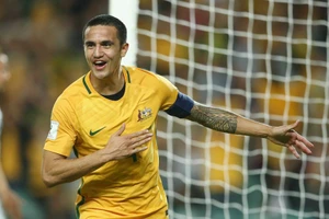 Tim Cahill hóa người hùng, Úc tiếp tục mơ World Cup