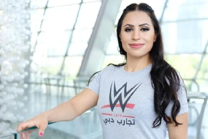 Tìm gái đẹp, 'độc' lên sàn đấu võ