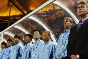 Cầu cứu Guus Hiddink bất thành, tuyển Hàn Quốc xin lỗi 