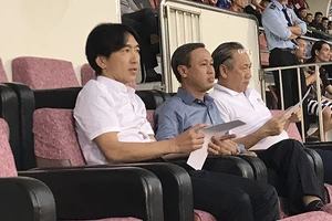 Đón HLV Miura, CLB TP.HCM thua ngược