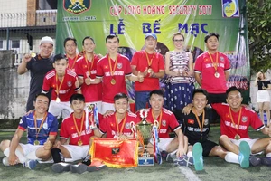 Đội ‘phủi’ nhất bảo vệ thành công ngôi vô địch