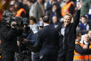 Klinsmann ngồi ghế nóng tuyển Úc