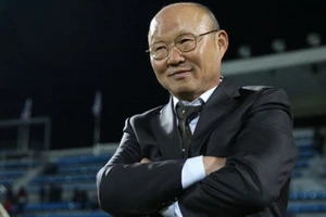 Coi chừng HLV Park Hang-seo bị 'bắt' đi