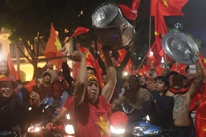 Phóng sự AFC viết gì về dòng thác đỏ CĐV U-23 Việt Nam?