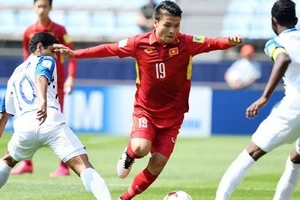 Lẽ ra… 20.000 USD thuộc về Quang Hải?