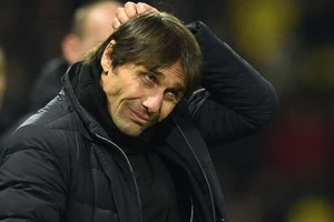 Conte bị Chelsea 'trảm' vẫn... 'lên chức'