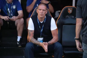 Cựu danh thủ Đức bật bãi sau 2 trận Thai-League