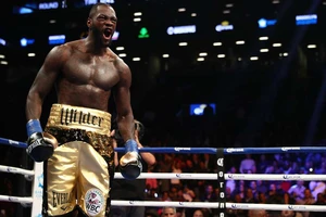 Tay đấm 'độc cô cầu bại' Wilder hạ đối thủ thứ 40
