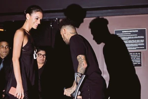 Pogba 'yêu' Neymar, muốn rời MU về PSG