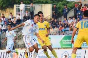 Ghi bàn như C.Phượng, Thanh Hưng giúp Quảng Nam có điểm