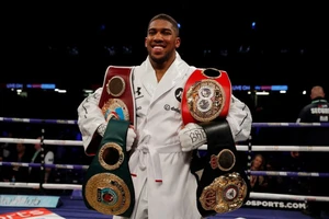 Hạ Parker, tay đấm Joshua có 4 đai hạng nặng