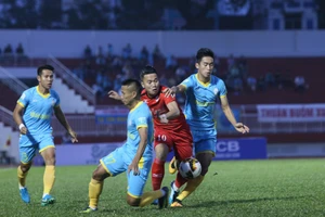 CLB bóng đá TP.HCM lại thắng sân nhà