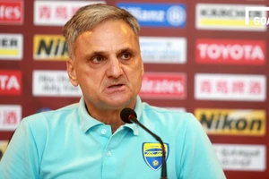 Bầu Đức nói là làm, Mihail chia tay Thanh Hóa