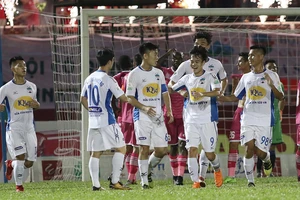 Được CĐV cổ vũ nhiệt tình, HA Gia Lai vẫn thua