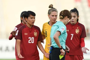 Chơi như U-23 VN, Thái Lan suýt khiến Úc ôm hận