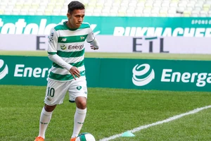 Đối thủ U-19 VN gọi “hàng khủng” từ châu Âu về