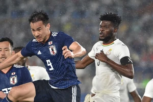“Lửa cháy” quanh đội tuyển Nhật Bản