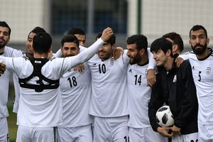 Giày Nike, đội tuyển Iran và cấm vận Mỹ