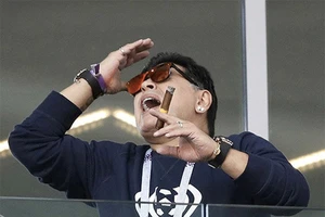 Maradona bênh Messi, đổ lỗi cho cả đội tuyển Argentina