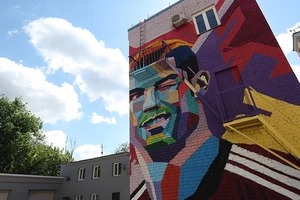 Ronaldo 'đá lông nheo' chọc tức Messi?