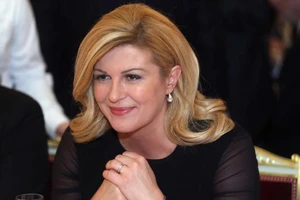 Tổng thống xinh đẹp Kolinda nói gì với Thủ tướng Medvedev?