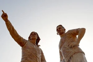 Bị loại từ vòng bảng, đội Peru vẫn được tạc tượng