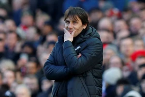 Conte kiện Chelsea