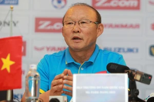 HLV Park Hang-seo sẽ đối đầu cựu HLV tuyển Anh