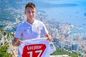 Golovin 'lắc' ông Abramovich rồi 'gật' bà Ekaterina