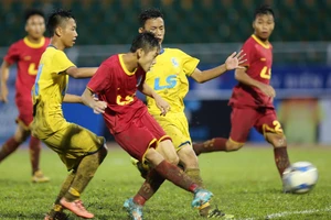 Giữa mùa Asiad có trận chung kết trên sân Thống Nhất