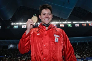 Kẻ đánh bại huyền thoại Michael Phelps có vàng Asiad