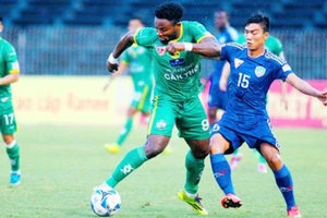 Thua đương kim vô địch, Cần Thơ tiếp tục chìm đáy