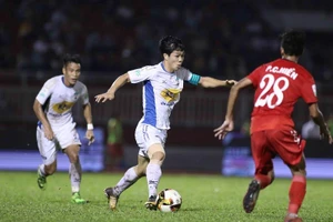 Công Phượng lập cú đúp trong cơn 'mưa gôn'