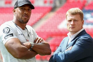 Nhà vô địch chưa đấu đã run trước tay đấm Nga?