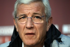 Lippi chia tay tuyển Trung Quốc, Akinfeev rời tuyển Nga