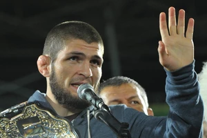 Khabib không bị thu hồi đai vô địch