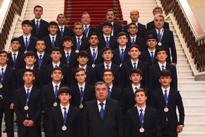 Như U-23 VN, 'biển người' chào đón U-16 Tajikistan ở quê nhà