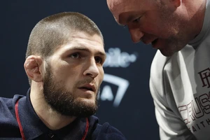 Khabib 'chốt' thượng đài với Mayweather trên sàn quyền Anh