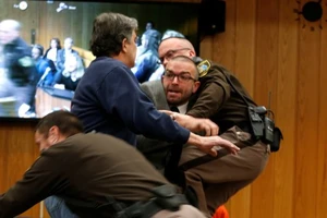 Tai tiếng tình dục 'phá nát' Liên đoàn TDDC Mỹ