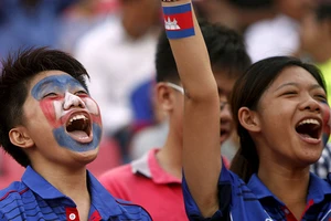 Ban huấn luyện có một không hai của Campuchia chỉ đạo kiểu gì?