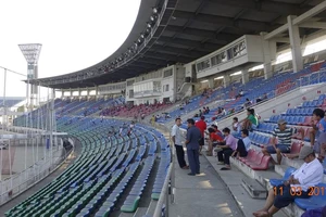 Fan Myanmar 'lên lớp' fan Việt Nam