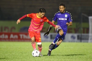 Vắng Anh Đức và Tiến Linh, nhà ĐKVĐ bị chia điểm