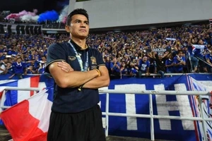 Có hay không thầy trò Kiatisak giật dây đá văng Rajevac?