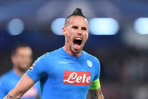 Bất ngờ sao Hamsik bỏ Napoli về Dalian Yifang