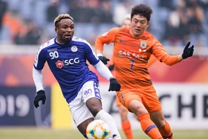 Khó hiểu “hai bộ mặt” của CLB Hà Nội FC