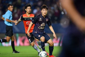 Đội bóng của Xuân Trường lên sàn chứng khoán