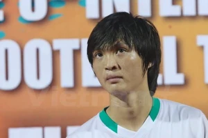 Tiền vệ Tuấn Anh: 'Tôi còn nợ người hâm mộ nhiều'