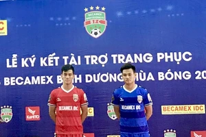 B.Bình Dương khoác áo mới, mục tiêu mới của HLV Minh Chiến