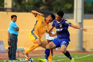 HLV Minh Chiến trắng tay, Huỳnh Đức cũng suýt ôm hận