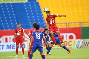 HLV Nguyễn Thanh Sơn thăng hoa cùng B. Bình Dương